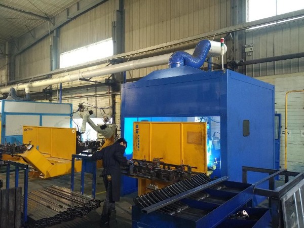 智能電動床焊接機器人工作站！